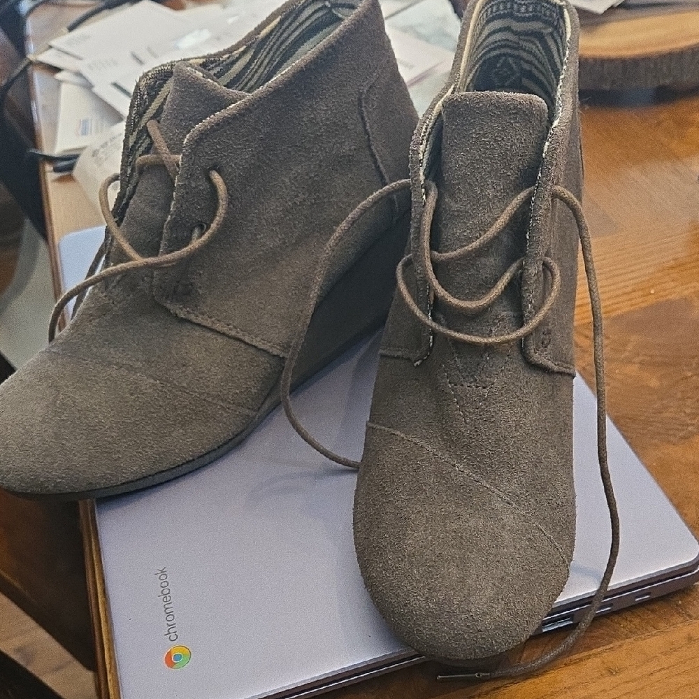 Toms Brown Lace Up Boots